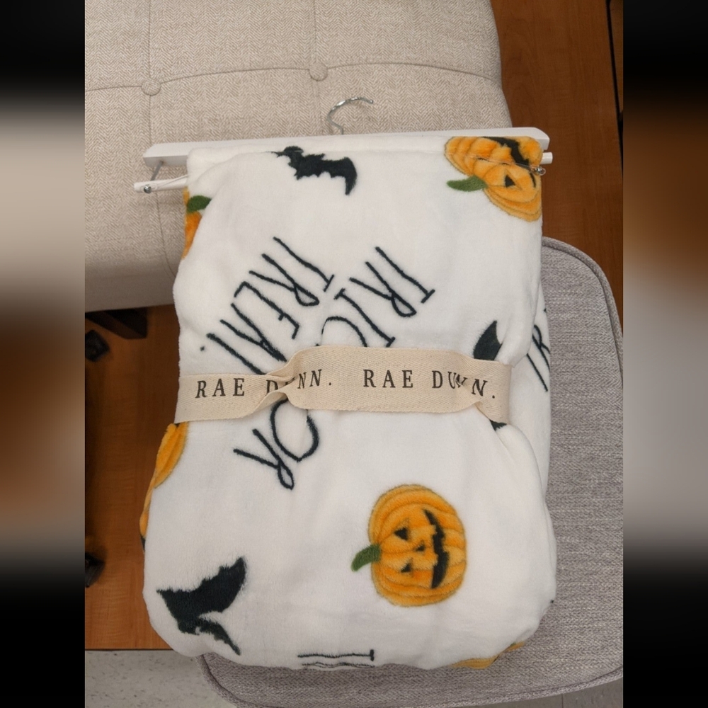Rae Dunn Throw Blanket - Picture 1 of 2